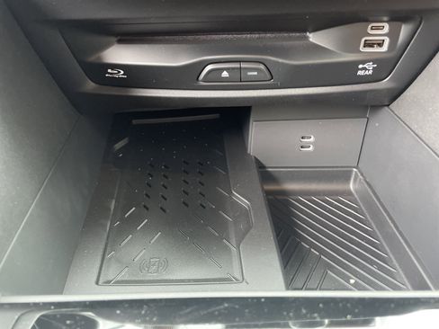 New 2026 Chrysler Pacifica Pinnacle image 29