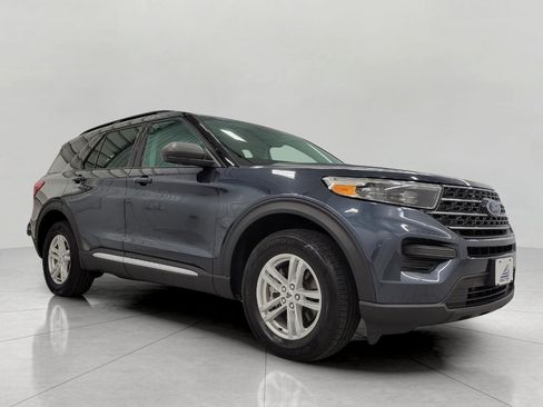 Used 2024 Ford Explorer XLT w/ Class IV Trailer Tow Package AWD/4WD image 1