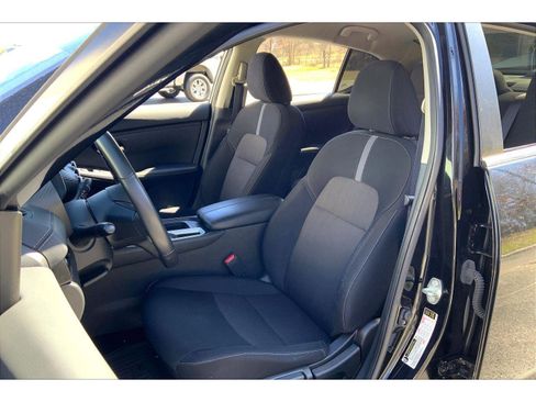 Used 2022 Nissan Sentra SV w/ Trunk Package image 23