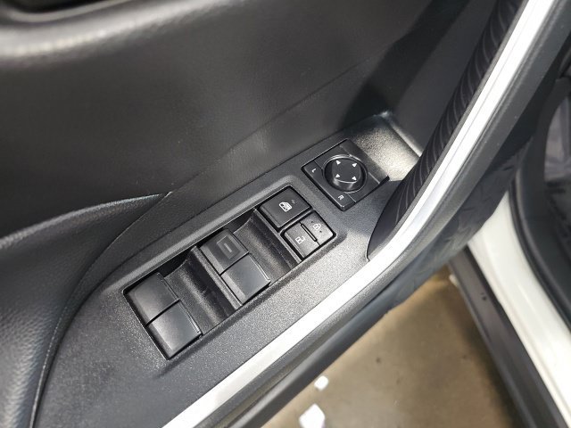 Certified 2025 Toyota RAV4 LE AWD/4WD image 14