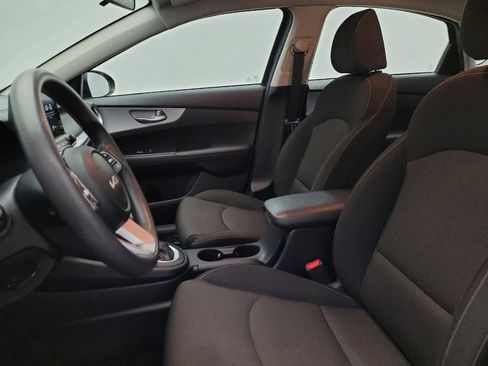 Used 2022 Kia Forte LXS image 17