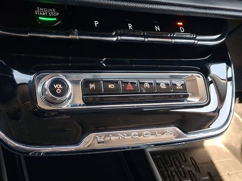 Certified 2023 Lincoln Corsair AWD image 17