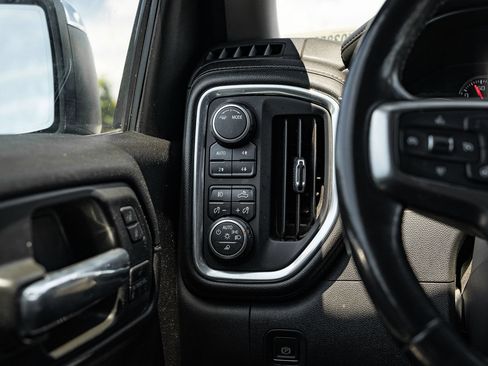 Used 2021 Chevrolet Silverado 1500 LTZ AWD/4WD image 27