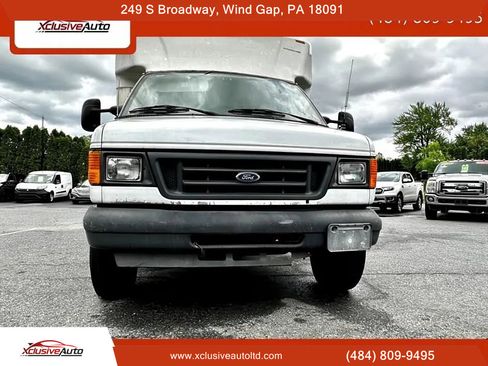 Used 2005 Ford E-350 and Econoline 350 Super Duty image 8