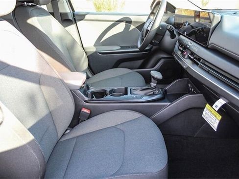 New 2025 Kia K4 LXS image 16