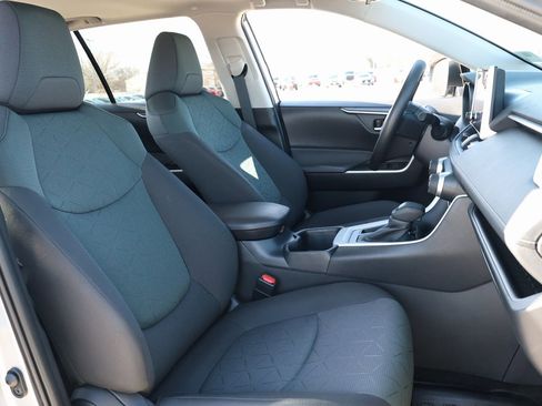 Used 2025 Toyota RAV4 XLE image 30