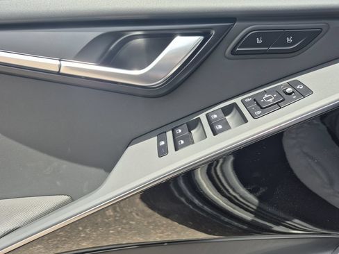New 2026 Kia Niro Wave w/ Wave Preserve Package FWD image 7
