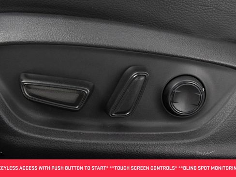 Used 2020 Toyota Camry SE AWD/4WD image 8