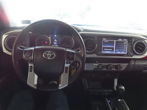 Used 2021 Toyota Tacoma SR5 RWD image 17