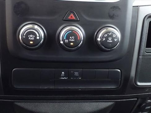 Used 2021 RAM 1500 Classic SLT RWD image 12