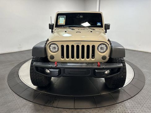 Used 2018 Jeep Wrangler Unlimited Rubicon w/ Connectivity Group image 4
