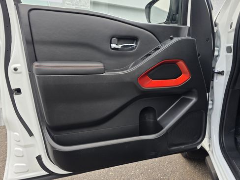 Used 2023 Nissan Frontier PRO-4X w/ Pro Convenience Package image 11