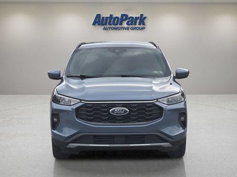 Used 2025 Ford Escape ST-Line Select AWD/4WD image 2