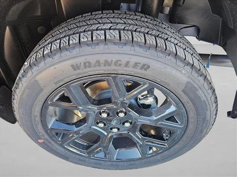 New 2025 Ford Maverick XLT w/ XLT Luxury Package image 10