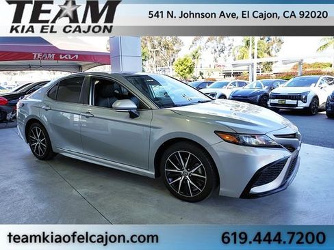 Used 2023 Toyota Camry SE image 9