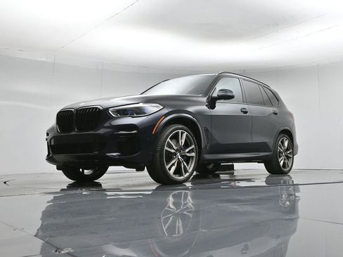Used 2022 BMW X5 M50i w/ Executive Package image 54