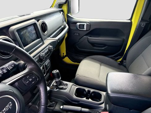 Used 2023 Jeep Wrangler Unlimited w/ Cold Weather Group AWD/4WD image 26