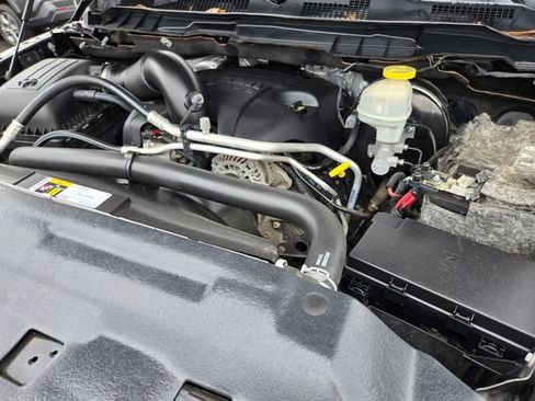 Used 2017 RAM 1500 Express AWD/4WD image 23