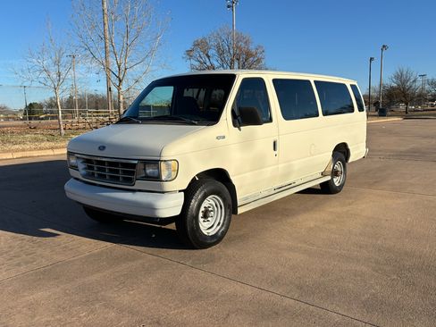 Used 1993 Ford E-350 and Econoline 350 XLT image 3