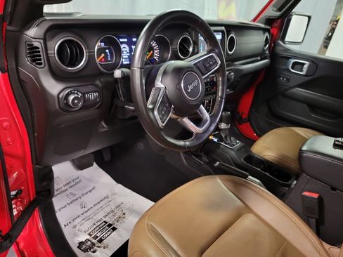 Used 2022 Jeep Wrangler Unlimited Sahara w/ Cold Weather Group AWD/4WD image 13