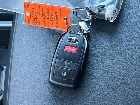 Certified 2025 Toyota Tacoma TRD Off-Road image 12