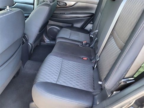 Used 2019 Nissan Rogue S image 17