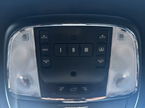 Used 2019 Jeep Grand Cherokee Limited X image 39