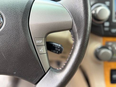Used 2010 Toyota Highlander Limited AWD/4WD image 18