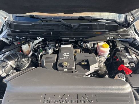 Used 2023 RAM 2500 Laramie AWD/4WD image 10