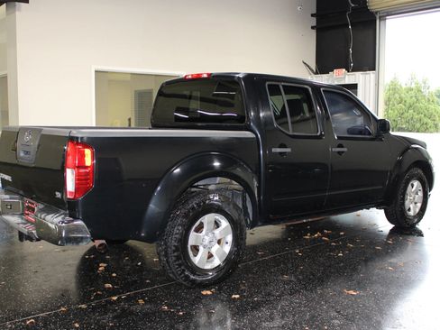 Used 2012 Nissan Frontier SV RWD image 4