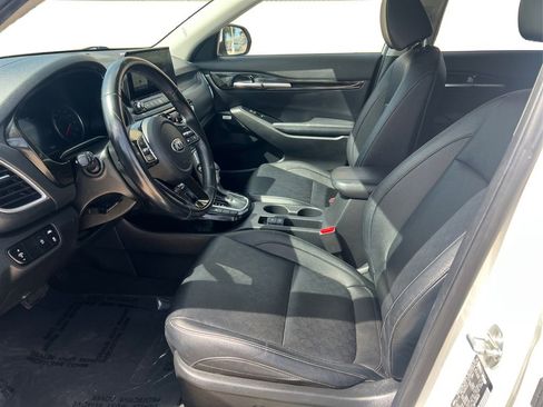 Used 2021 Kia Seltos SX w/ SX Sunroof Package image 10