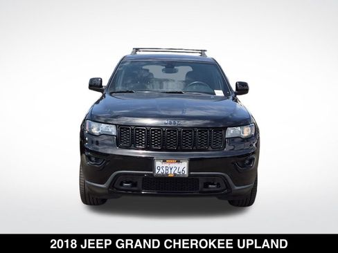 Used 2018 Jeep Grand Cherokee Laredo AWD/4WD image 4