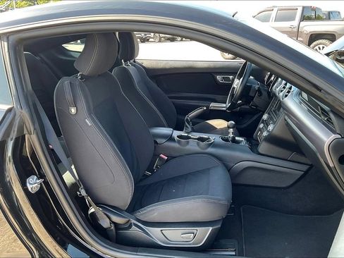 Used 2016 Ford Mustang Coupe RWD image 16