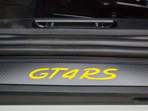 Used 2025 Porsche 718 Cayman GT4 RS RWD image 32