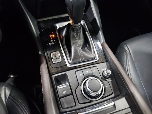 Used 2018 MAZDA MAZDA3 Touring image 19