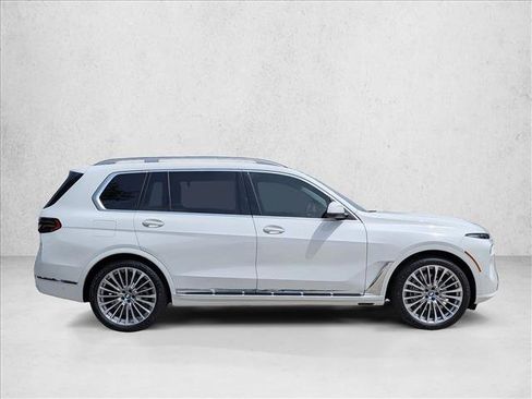 Certified 2024 BMW X7 xDrive40i w/ Climate Comfort Package AWD/4WD image 4