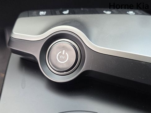 New 2025 Kia EV6 Wind image 17