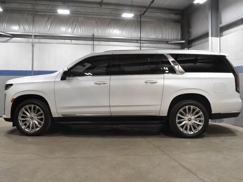 Used 2023 Cadillac Escalade ESV Premium Luxury w/ LPO, Floor Liner Package AWD/4WD image 25