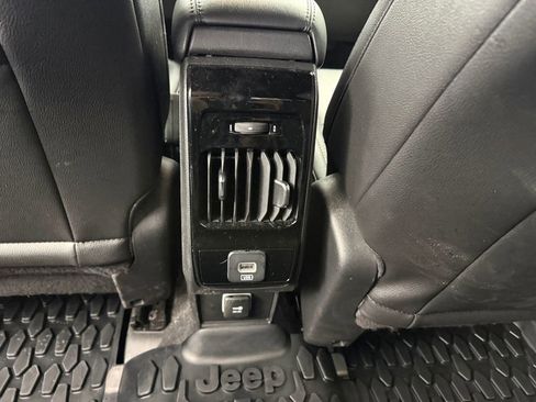 Used 2024 Jeep Compass Latitude AWD/4WD image 28