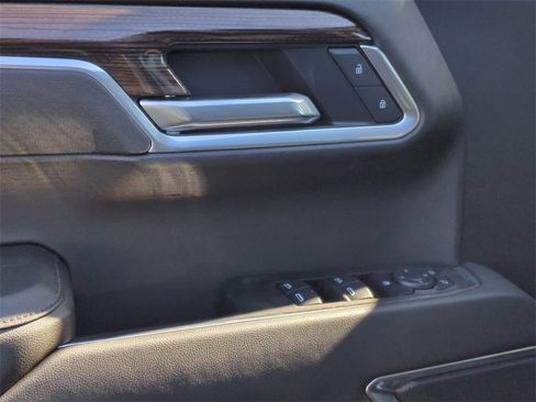 Certified 2025 Chevrolet Silverado 1500 LT image 23