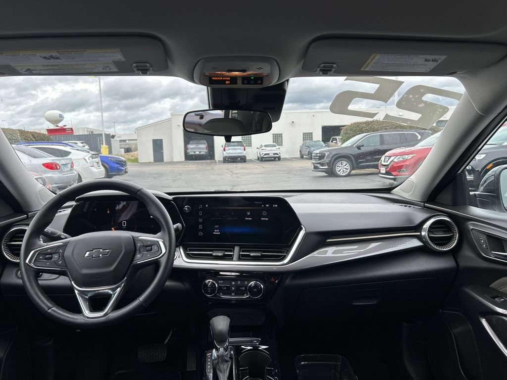 Certified 2025 Chevrolet Trax ACTIV w/ Driver Confidence Package FWD image 30
