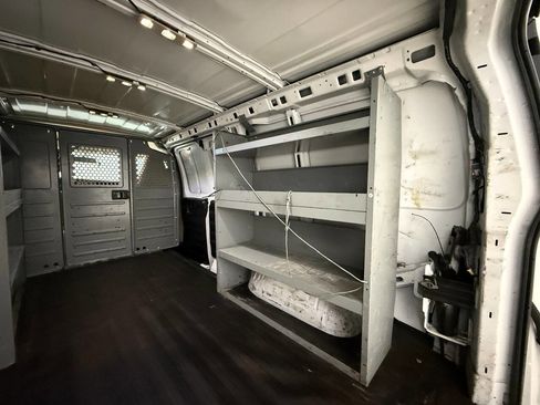 Used 2017 Chevrolet Express 2500 image 72