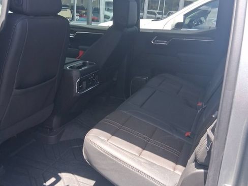 Used 2025 Chevrolet Silverado 1500 High Country w/ Technology Package AWD/4WD image 9