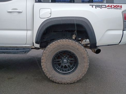Used 2021 Toyota Tacoma TRD Off-Road w/ Technology Package image 4
