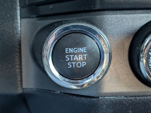 Used 2021 Toyota Tacoma TRD Sport image 11