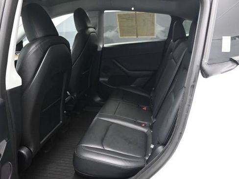 Used 2025 Tesla Model Y Long Range RWD image 13