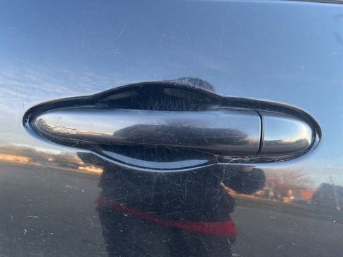 Used 2019 Jeep Cherokee Latitude w/ Popular Appearance Group image 18