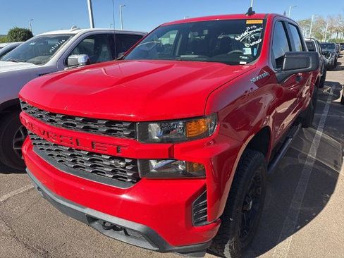 Used 2020 Chevrolet Silverado 1500 Custom w/ Custom Value Package image 1