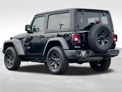 Used 2023 Jeep Wrangler Sport AWD/4WD image 5