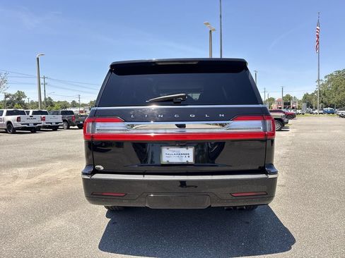 Used 2019 Lincoln Navigator Reserve AWD/4WD image 4